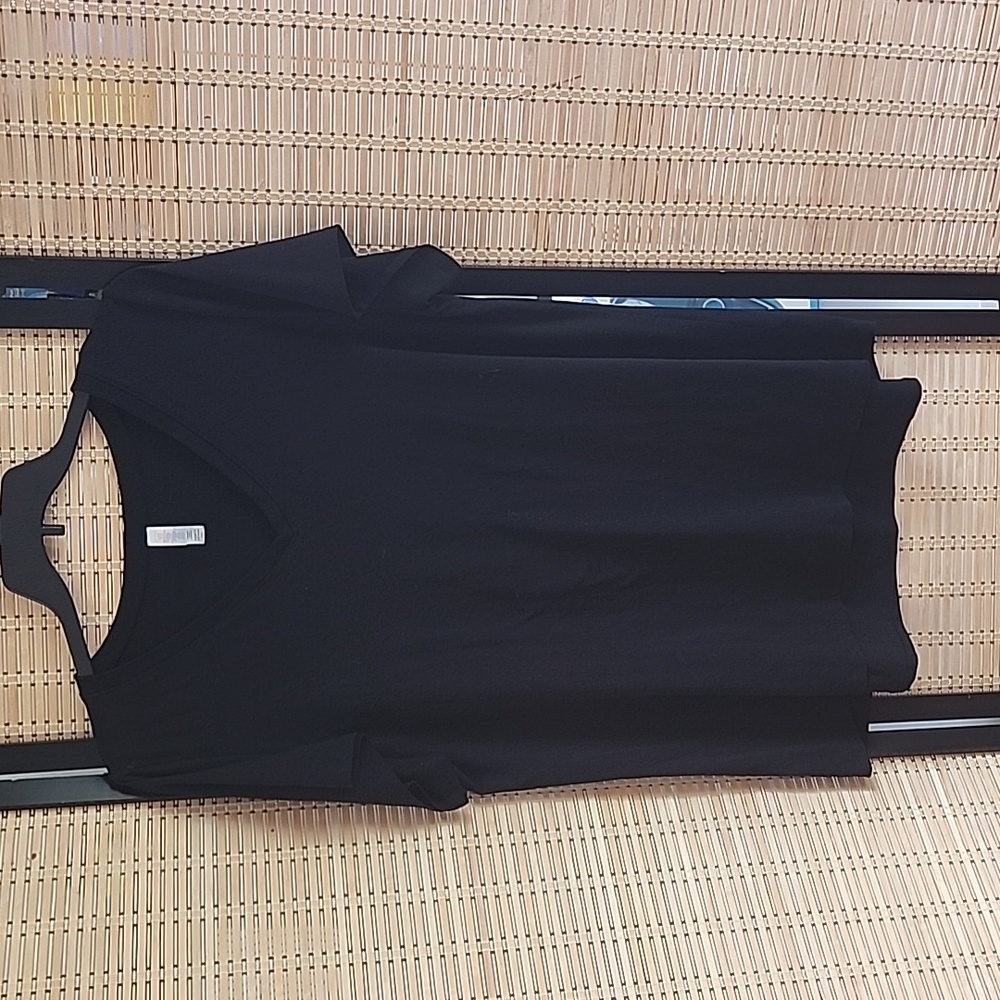 Lularoe Basic Black  v-neck t-shirt 3Xl